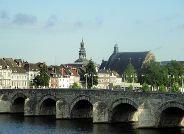 [Stone Bridge[3].jpg]