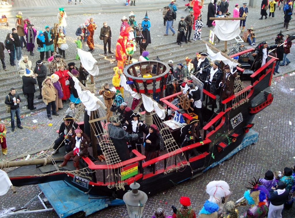 [2011 Carnivale parade Maastricht DRH 15[4].jpg]