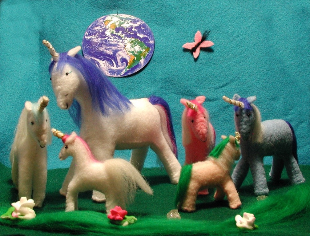 [FAMILIA UNICORNIA Y TIERRA[2].jpg]