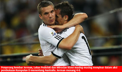 Miroslav Klose dan Lukas Podolski masing-masing menemui sentuhan gol dalam aksi menentang Australia di Durban.