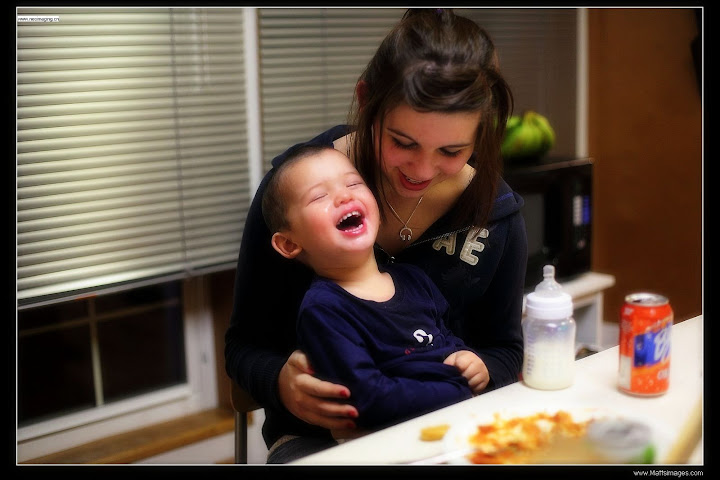 IMAGE: http://lh5.ggpht.com/_cYmfRMewE4Q/SZRLFQgXi5I/AAAAAAAAJqo/5W6cCoJ6YB4/s720/Laugh.JPG