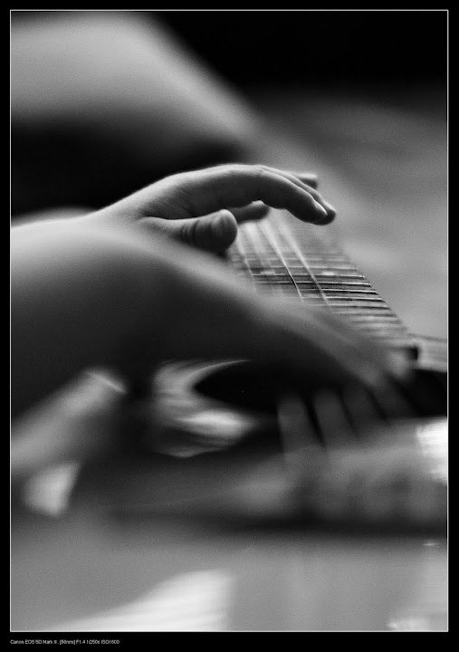 IMAGE: http://lh5.ggpht.com/_cYmfRMewE4Q/Sm5MmzUjfbI/AAAAAAAAMkI/-_is2WLoeow/s720/IMG_4026%20BW.jpg