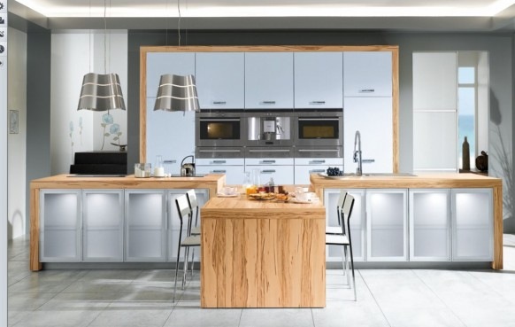 [wooden-white-kitchen-582x369[3].jpg]