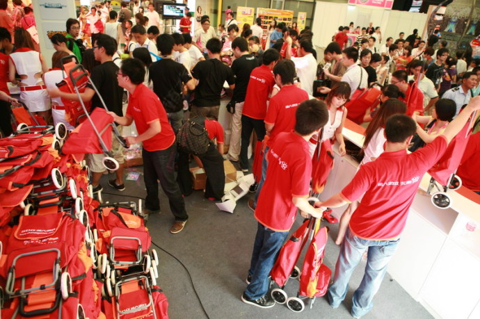美眉日报 58c379f7t7189074826a3 ChinaJoy 2009 盛大展台ShowGirl实拍