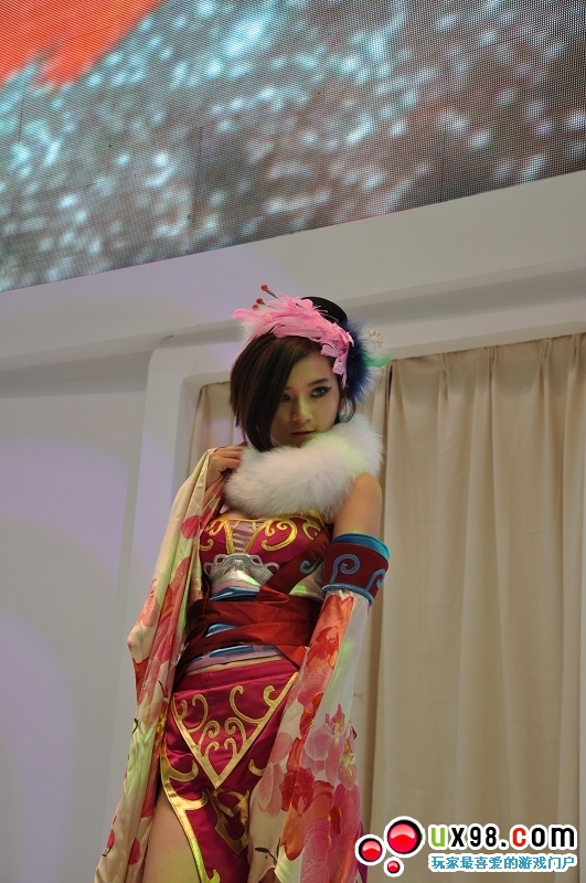美眉日报 2059535452 6 最美妲己现身《QQ封神记》