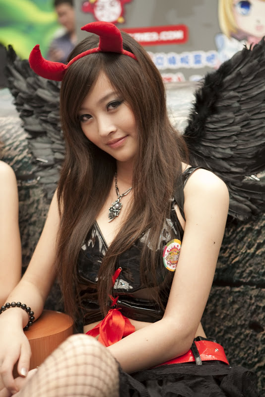 美眉日报  ChinaJoy 2009 黑丝御姐 网袜小恶魔