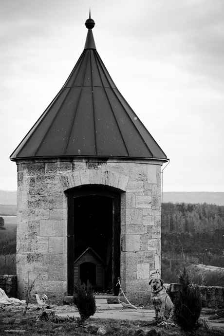 Hundehütte im Wachturm der Wachsenburg