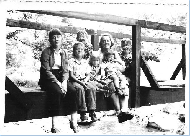 Gerda SCHRIDDE Dowd with Dowd Children 1961
