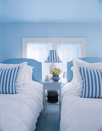 [115-blue-bedroom-0306_460x360-67100714[4].jpg]