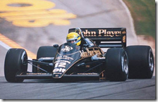 Ayrton Senna con la Lotus