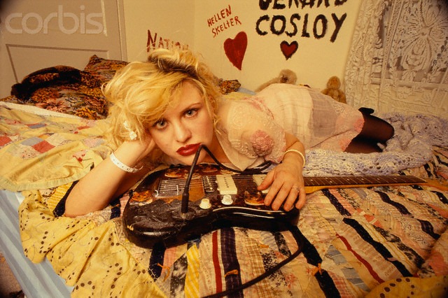 [Courtney Love OUT946465[3].jpg]