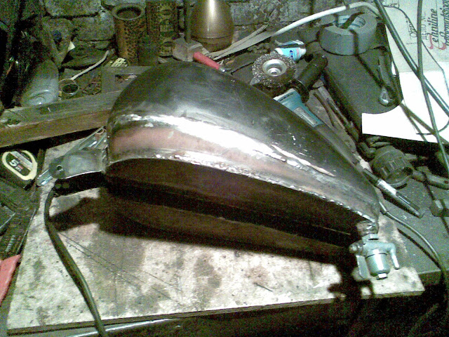 IZ 250cc rat-bobber - Page 6 Pilt001