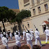 100_3786.JPG, 正好碰上正午的哨兵交接, travel in europe(2009.6.26-7.5)