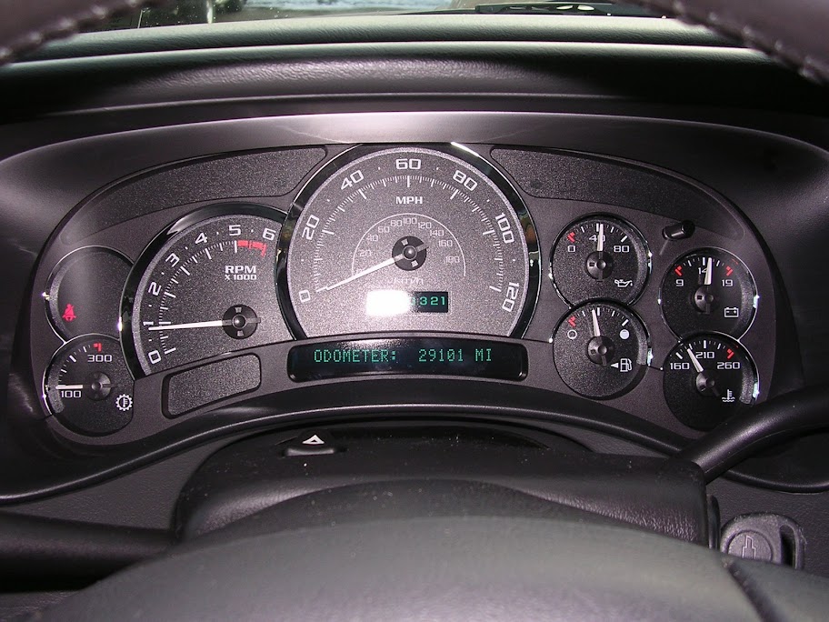 Escalade%20Gauge%20cluster%20mine.JPG