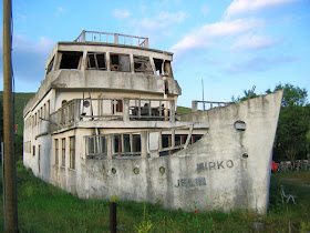 150 Strange Buildings of the World Seen On coolpicturesgallery.blogspot.com Or www.CoolPictureGallery.com 