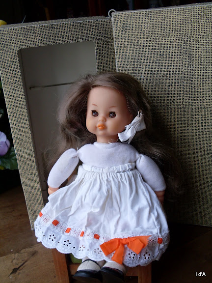 http://lh5.ggpht.com/_dsbZYR-ol0E/S98LY8IKe7I/AAAAAAAAFMc/3nmklPxsiWM/s576/2010-04%20G%C3%A9g%C3%A9%20Pauline%20Yette%20de%20Montbrison%201974%2000012.JPG