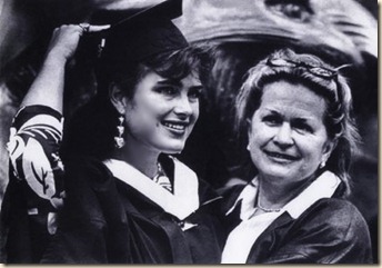 BrookeShields1987graduatedwith teri 