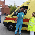 De ziekenwagen bij de zonnetjes.