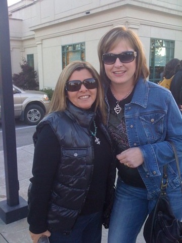 [Jen&Dawn[2].jpg]