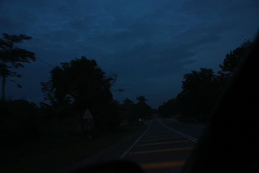 Irgendwo in Malaysia... Morgendämmerung auf ner Strasse, wer häts gedacht !