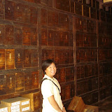 Maria in an Edo period stationary store Maria in an Edo period stationary store