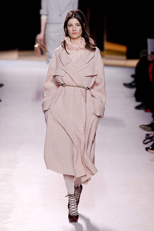 [Nina-ricci-FALL-2011-RTW-podium-012_runway[3].jpg]