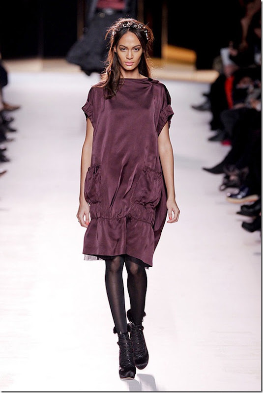 Nina-ricci-FALL-2011-RTW-podium-007_runway