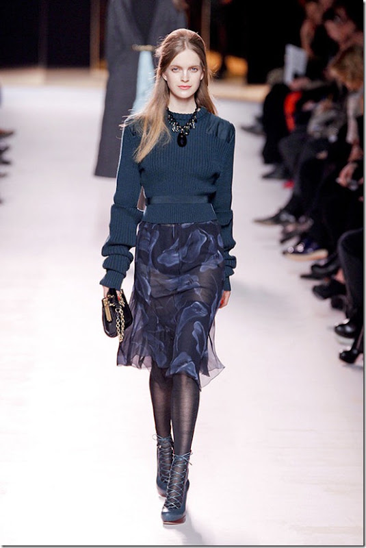 Nina-ricci-FALL-2011-RTW-podium-021_runway