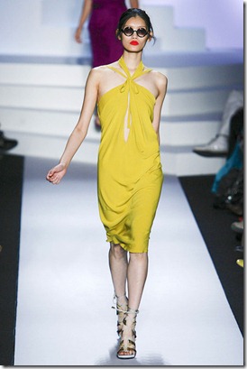 DIANE-VON-FURSTENBERG-SPRING-RTW-2011-PODIUM-020_runway