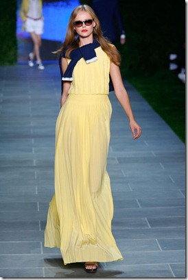 TOMMY-HILFIGER-SPRING-RTW-2011-PODIUM-009_runway
