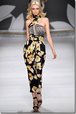 ETRO-SPRING-RTW-2011-PODIUM-001_runway