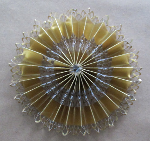 The glued medallion. The glued medallion.