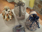 Several encrusted mochila.