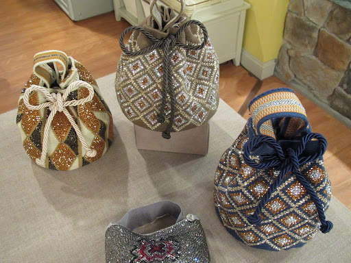 Several encrusted mochila.