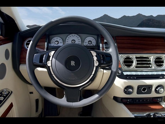 [Rolls-Royce Ghost 2010 - CAR-11[3].jpg]