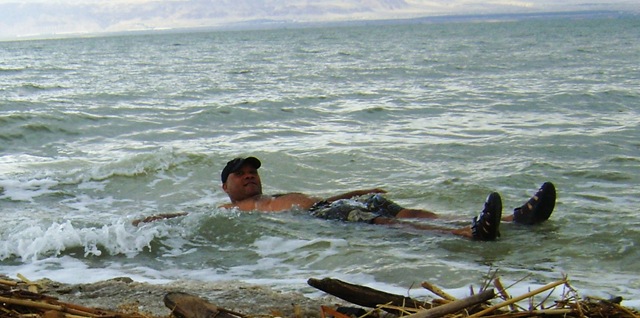 [DMB Floating In Dead Sea[3].jpg]