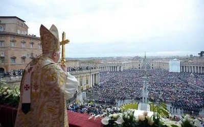 [a Benedicto XVI en Pascua[1].jpg]