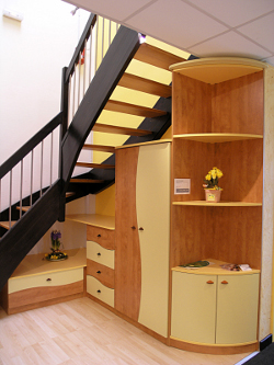 Ensemble sous escalier