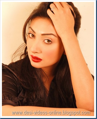 Hot-Ayesha-Khan1 (8)