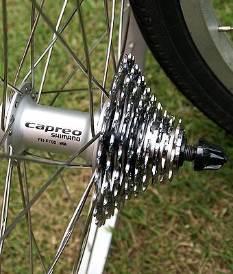 Shimano capreo FH-F700 フリーハブ24H 135mm Shimano Capreo Rear Hub FH-F700 9 Speed for Small Wheel