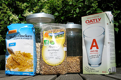 Avoine (oats): petits flocons, grains bio décortiqués (à germer), lait bio (eau, 10% avoine, sel marin)