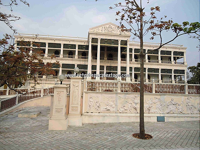 [Chandramukipalaceatramojifilmcity[1].jpg]