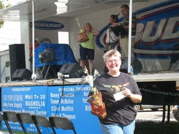 Candy Weaver with BBQ'rs Delight receiving award at Ashland, MS - May 2007