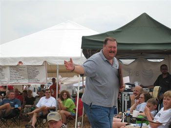 Gary Roberts w/Governors BBQ receiving award – Cartersville, Ga June 2007