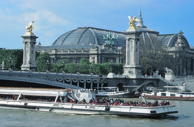 [Grand Palais[3].jpg]