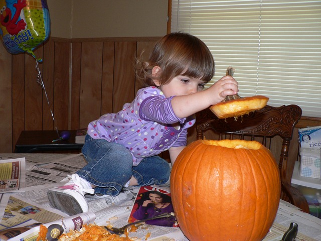 [Oct 26 2010 pumpkin a 028[3].jpg]