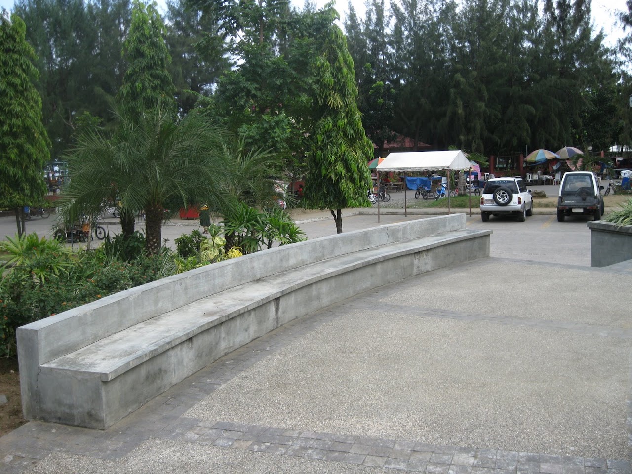 [Danao-City-Hall-and-Plaza-42.JPG]