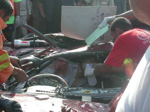Reasons not to drive close to container trucks Reasons not to drive close to container trucks