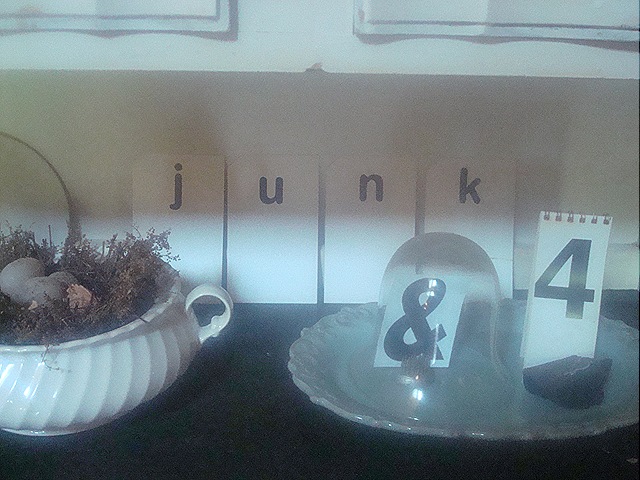 [DSC01530junkhutchdisplaymine7.jpg]