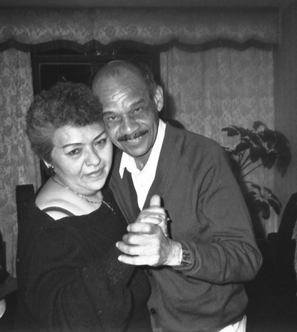 [Alfredo Leturia y esposa (2)[2].jpg]